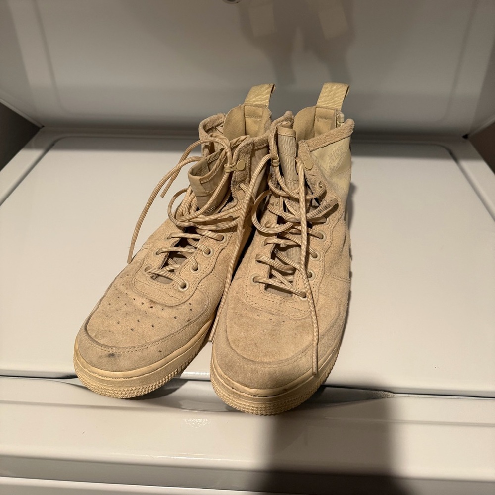 Nike Men's Tan High-Top Sneakers